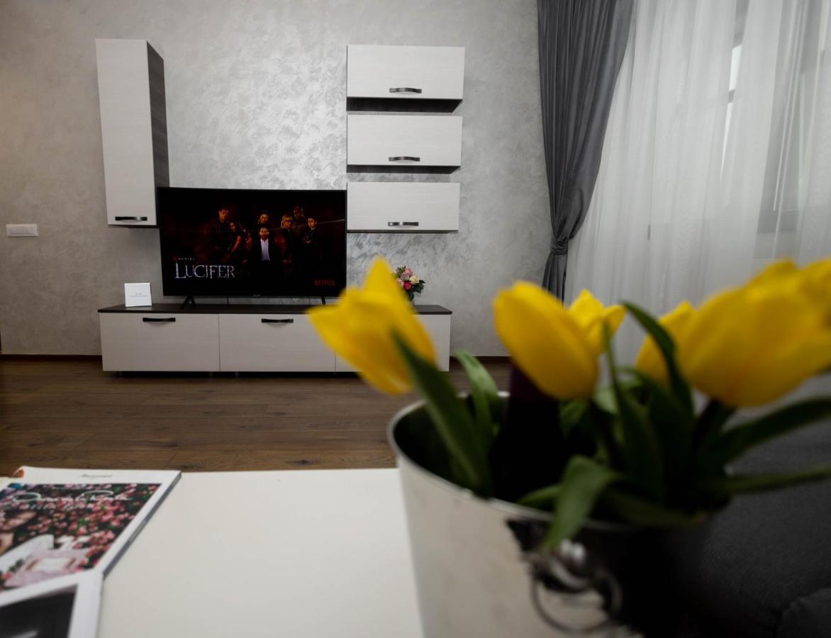 Central Apartament 4 Lägenhet Iasi Exteriör bild