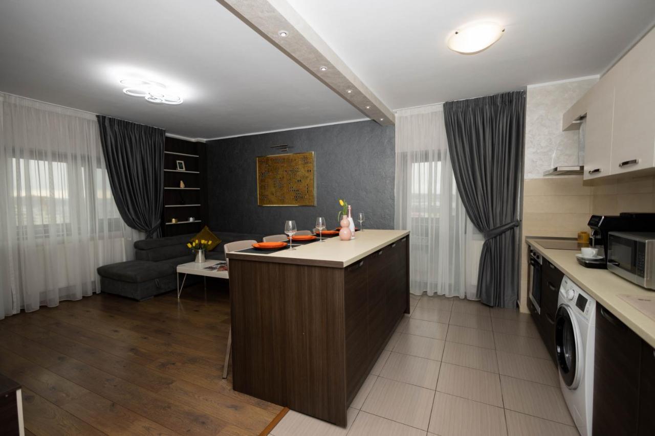 Central Apartament 4 Lägenhet Iasi Exteriör bild